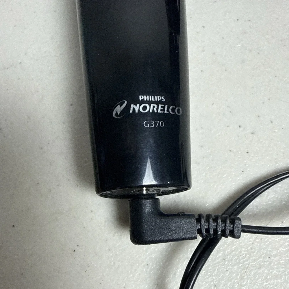 Philips Norelco All In 1 G370 Grooming  Shaving Kit Cordless No Stand